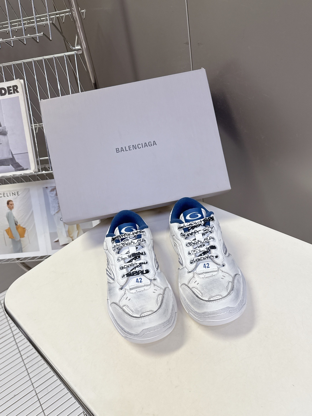 BaLenciaga巴黎世家最新秋冬款HamP tons情侣运动鞋
超多明星网红种草 它