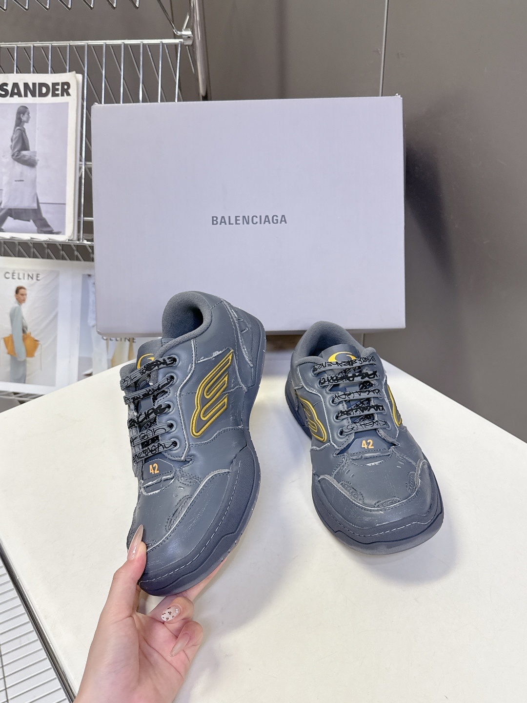 BaLenciaga巴黎世家最新秋冬款HamP tons情侣运动鞋
超多明星网红种草 它