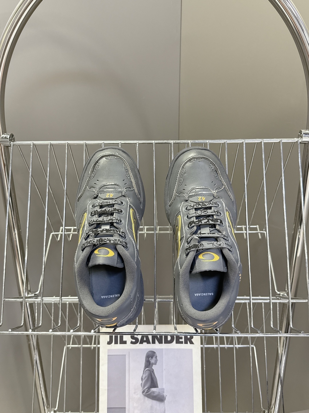 BaLenciaga巴黎世家最新秋冬款HamP tons情侣运动鞋
超多明星网红种草 它