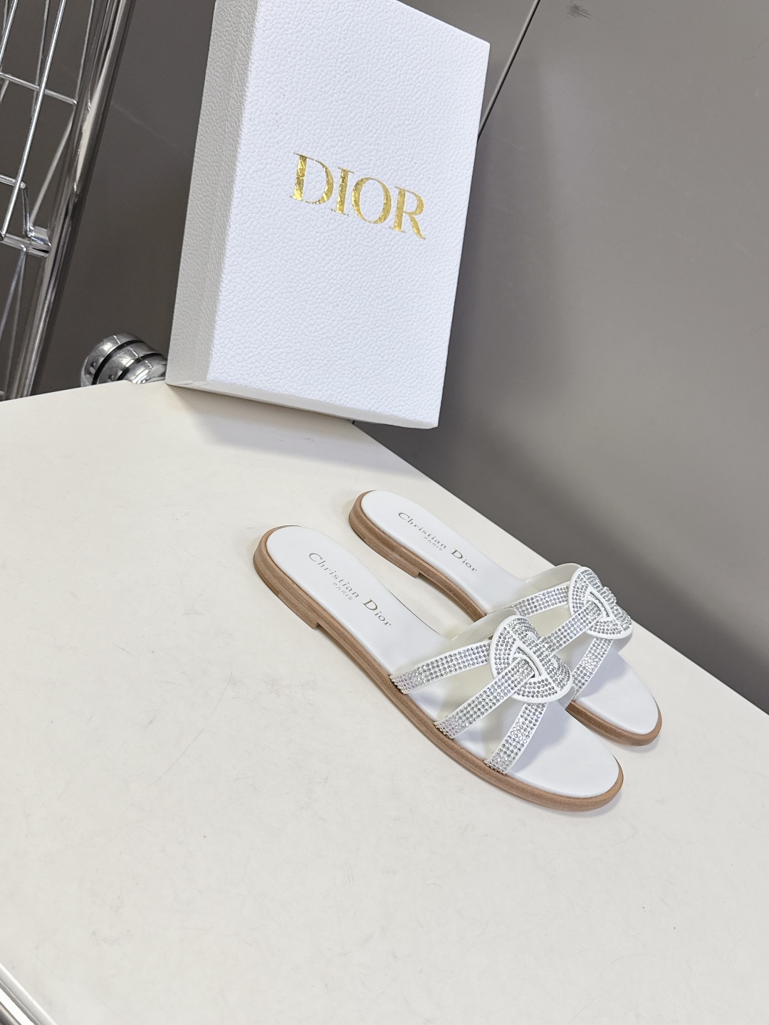  Dior迪奥2025春夏最新款CD拖鞋                  超多明星时尚博主种草 夏季必