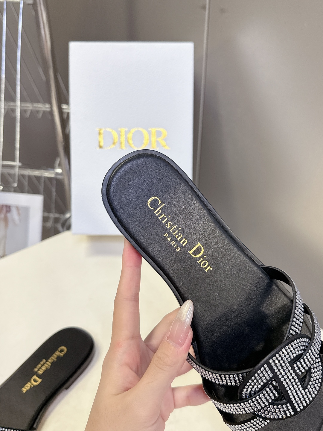  Dior迪奥2025春夏最新款CD拖鞋                  超多明星时尚博主种草 夏季必