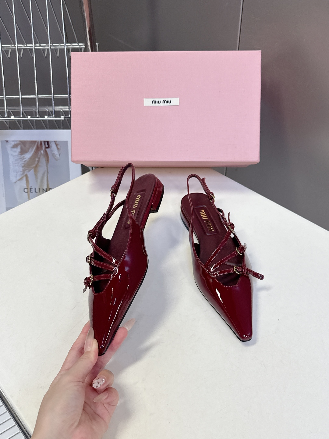  MIUMIU缪缪春夏走秀款尖头 时装鞋                                
