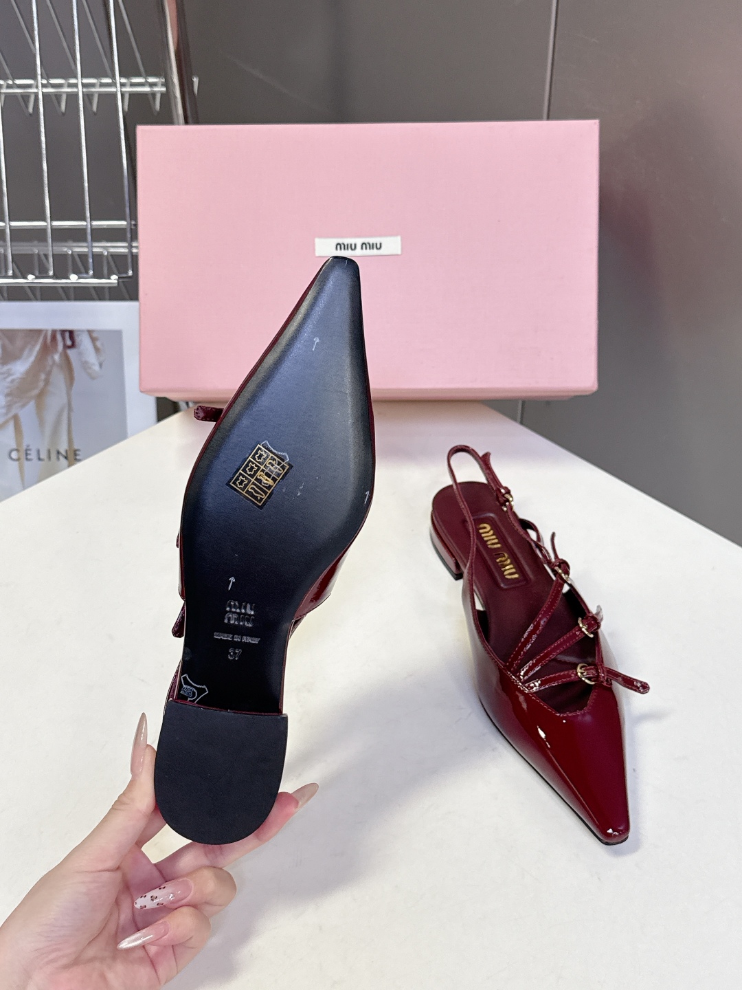  MIUMIU缪缪春夏走秀款尖头 时装鞋                                