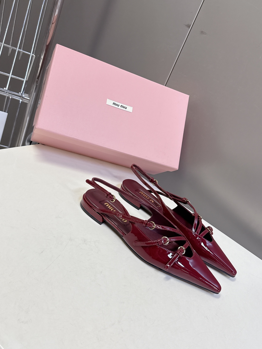  MIUMIU缪缪春夏走秀款尖头 时装鞋                                