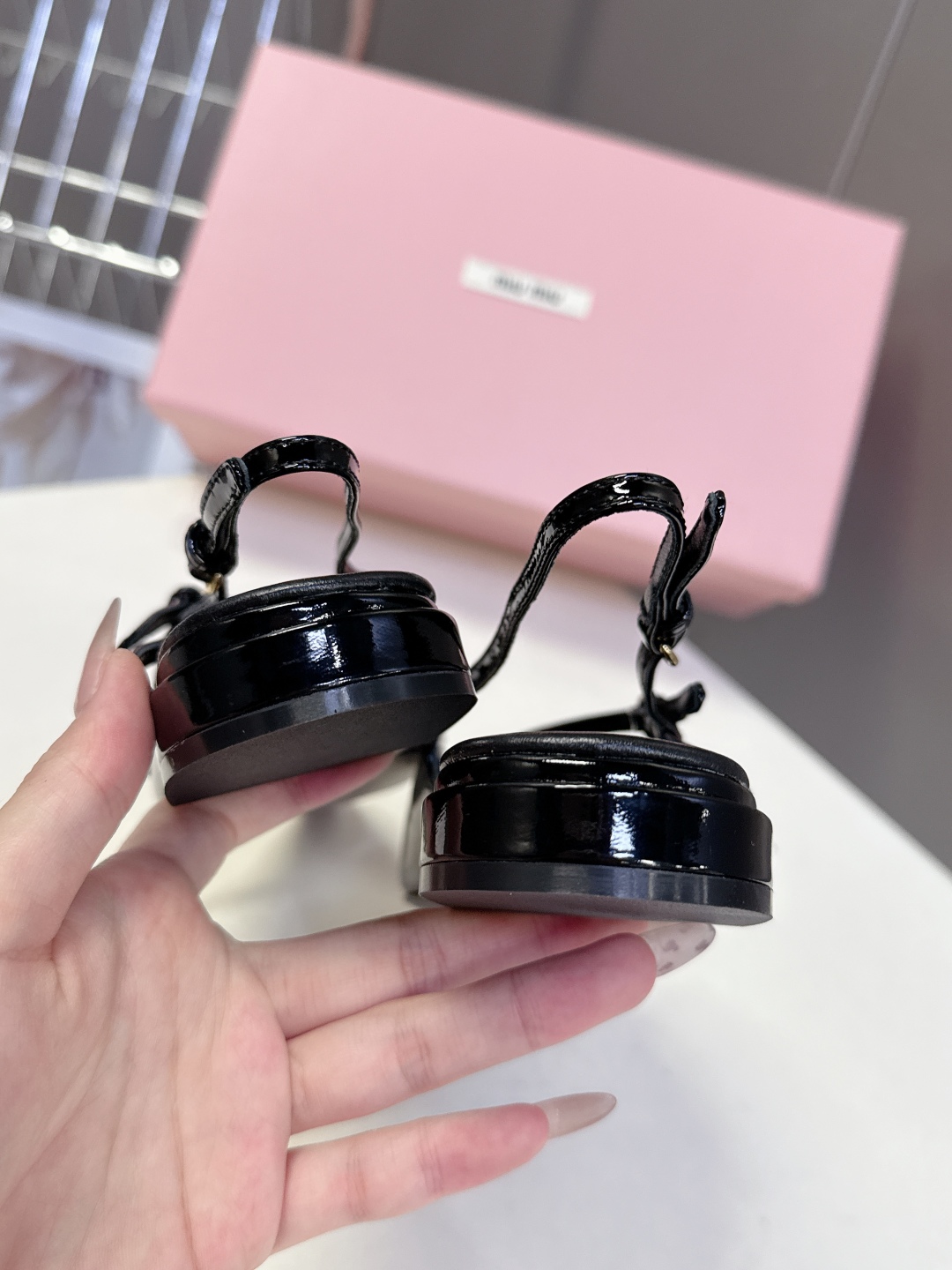 MIUMIU缪缪春夏走秀款尖头 时装鞋                                