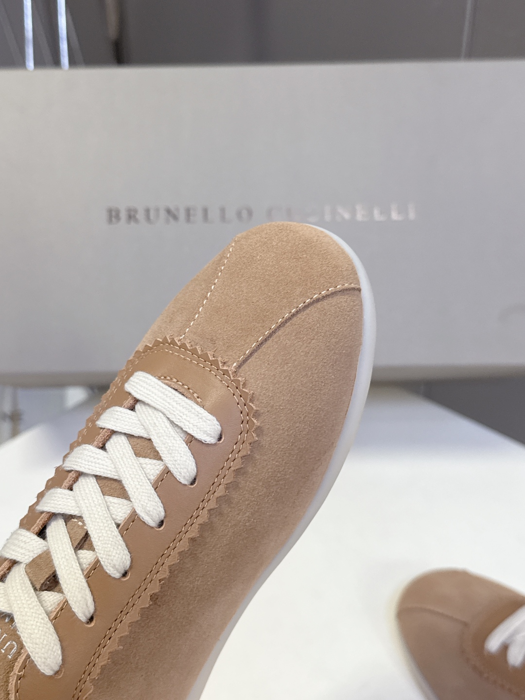  Brunello Cucinelli秋冬最新情侣款 德训鞋 薄底鞋
 超多明星网红种草 老钱风首选BC