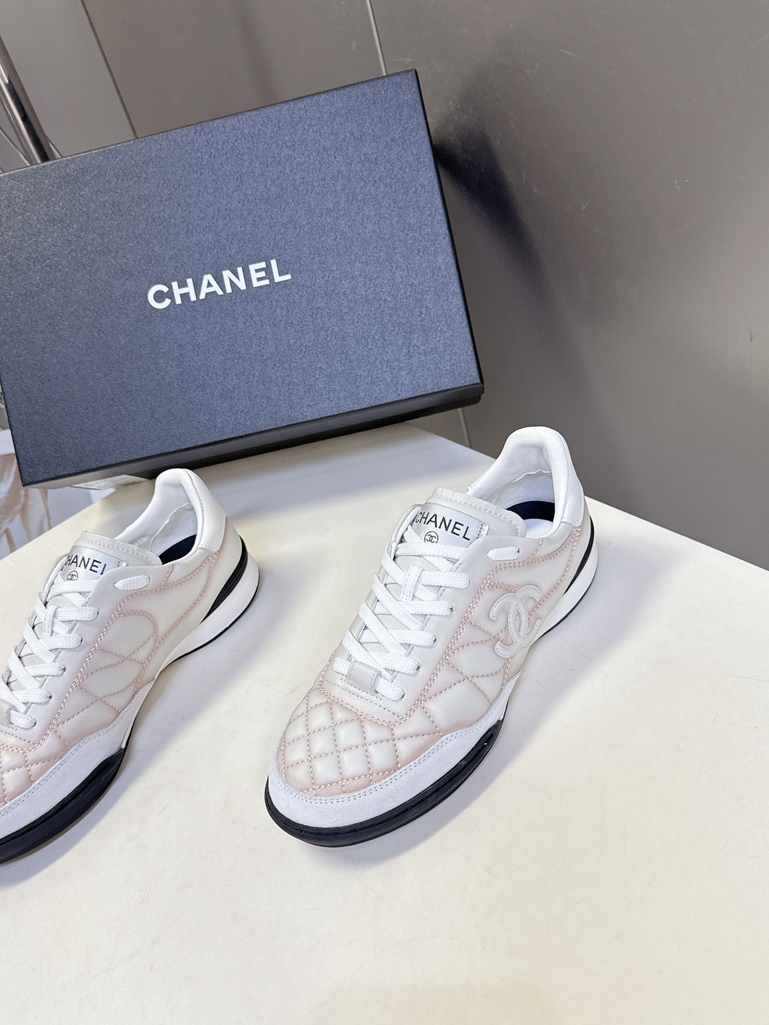  CHANEL香奈儿菱格纹棒球鞋 网球鞋 休闲 运动鞋
原版购入开发 做货 小香最新隐藏款网球鞋软菱格纹