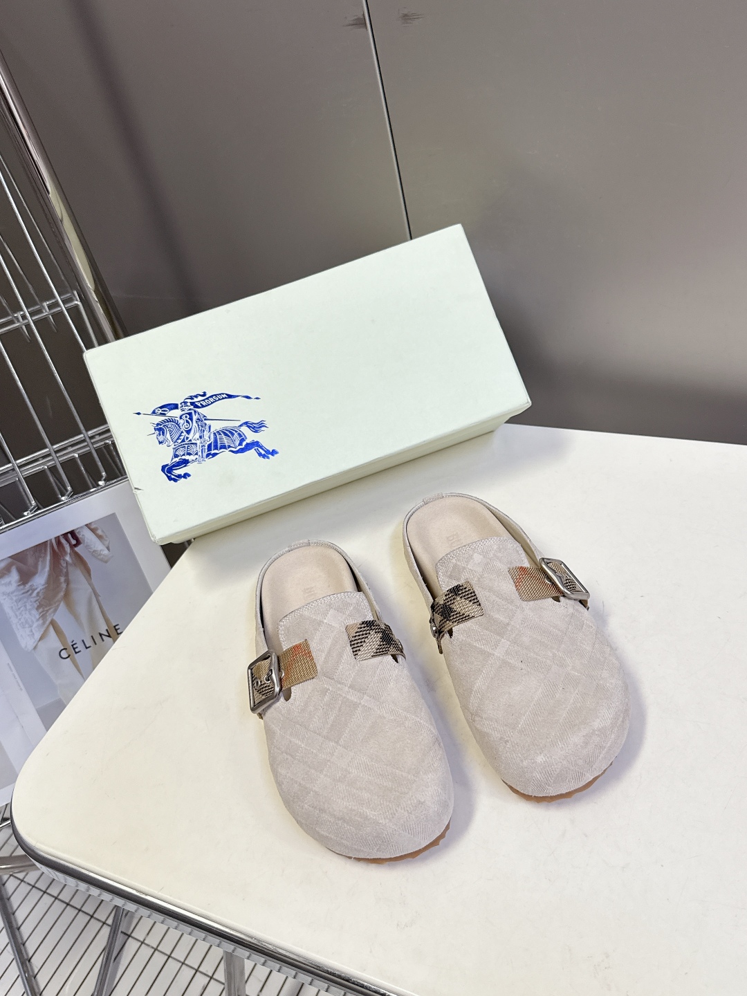  男装➕10巴宝莉Burberry2025秋冬最新情侣款 勃肯鞋
 这几年超火的勃肯鞋满大街都是同款 终