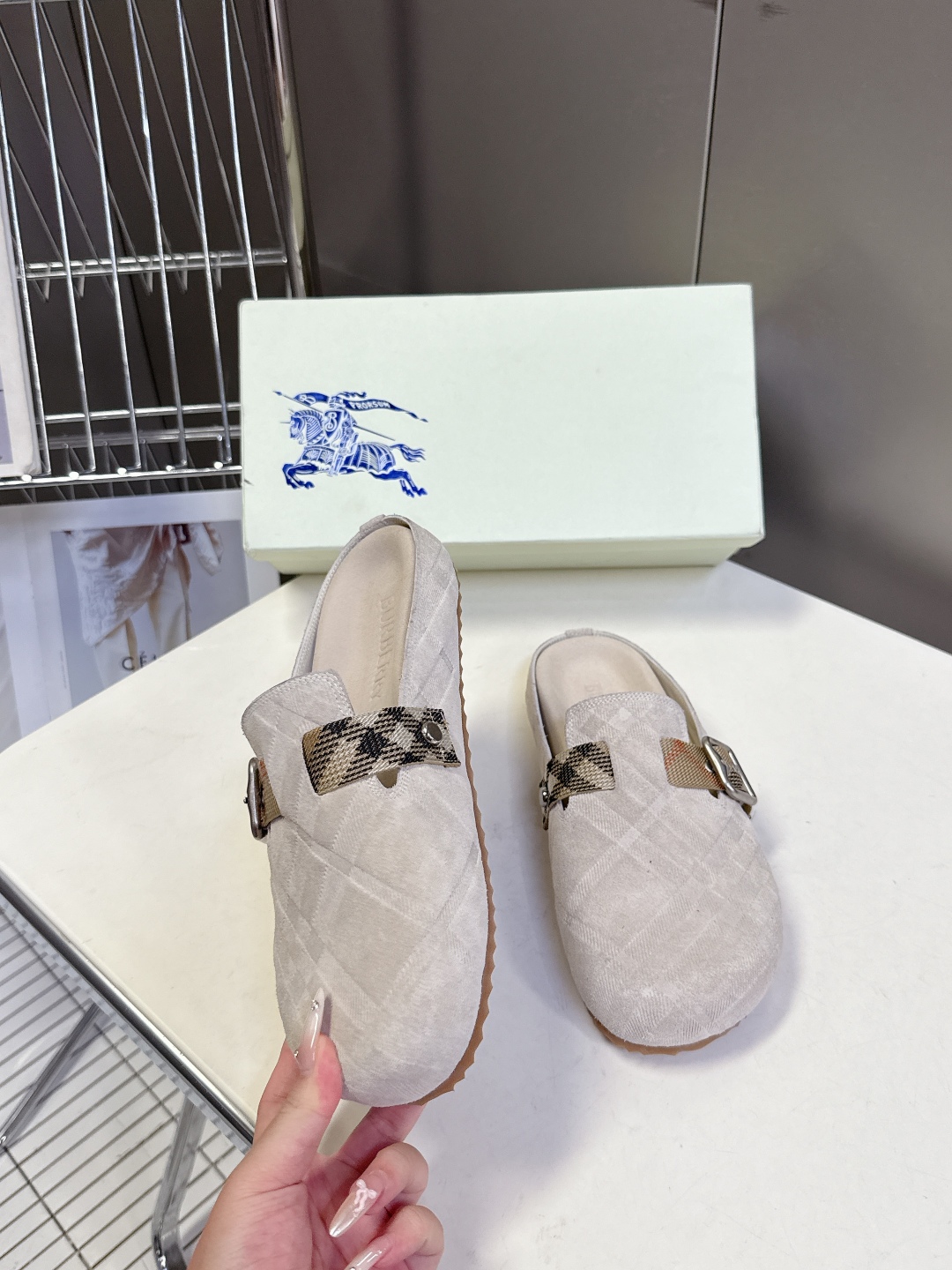  男装➕10巴宝莉Burberry2025秋冬最新情侣款 勃肯鞋
 这几年超火的勃肯鞋满大街都是同款 终