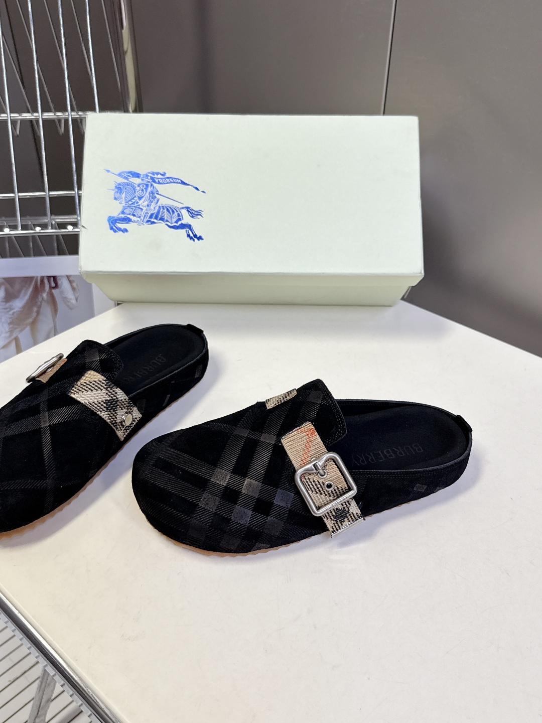  男装➕10巴宝莉Burberry2025秋冬最新情侣款 勃肯鞋
 这几年超火的勃肯鞋满大街都是同款 终