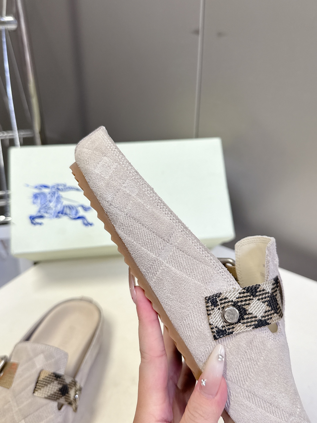  男装➕10巴宝莉Burberry2025秋冬最新情侣款 勃肯鞋
 这几年超火的勃肯鞋满大街都是同款 终