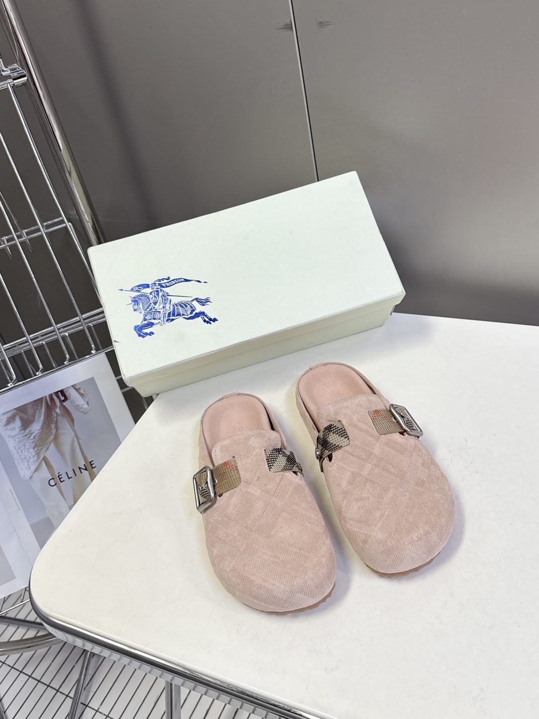  男装➕10巴宝莉Burberry2025秋冬最新情侣款 勃肯鞋
 这几年超火的勃肯鞋满大街都是同款 终