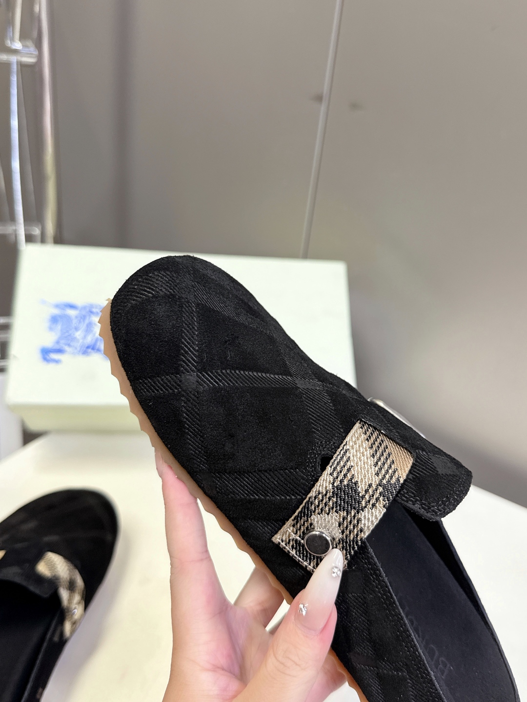  男装➕10巴宝莉Burberry2025秋冬最新情侣款 勃肯鞋
 这几年超火的勃肯鞋满大街都是同款 终