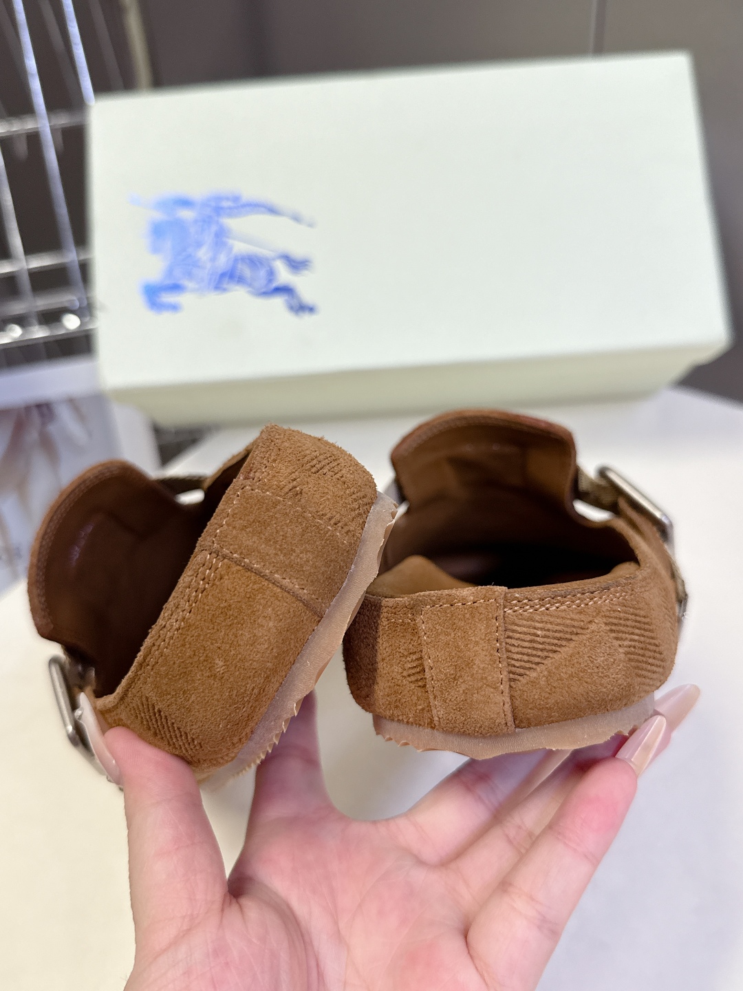  男装➕10巴宝莉Burberry2025秋冬最新情侣款 勃肯鞋
 这几年超火的勃肯鞋满大街都是同款 终