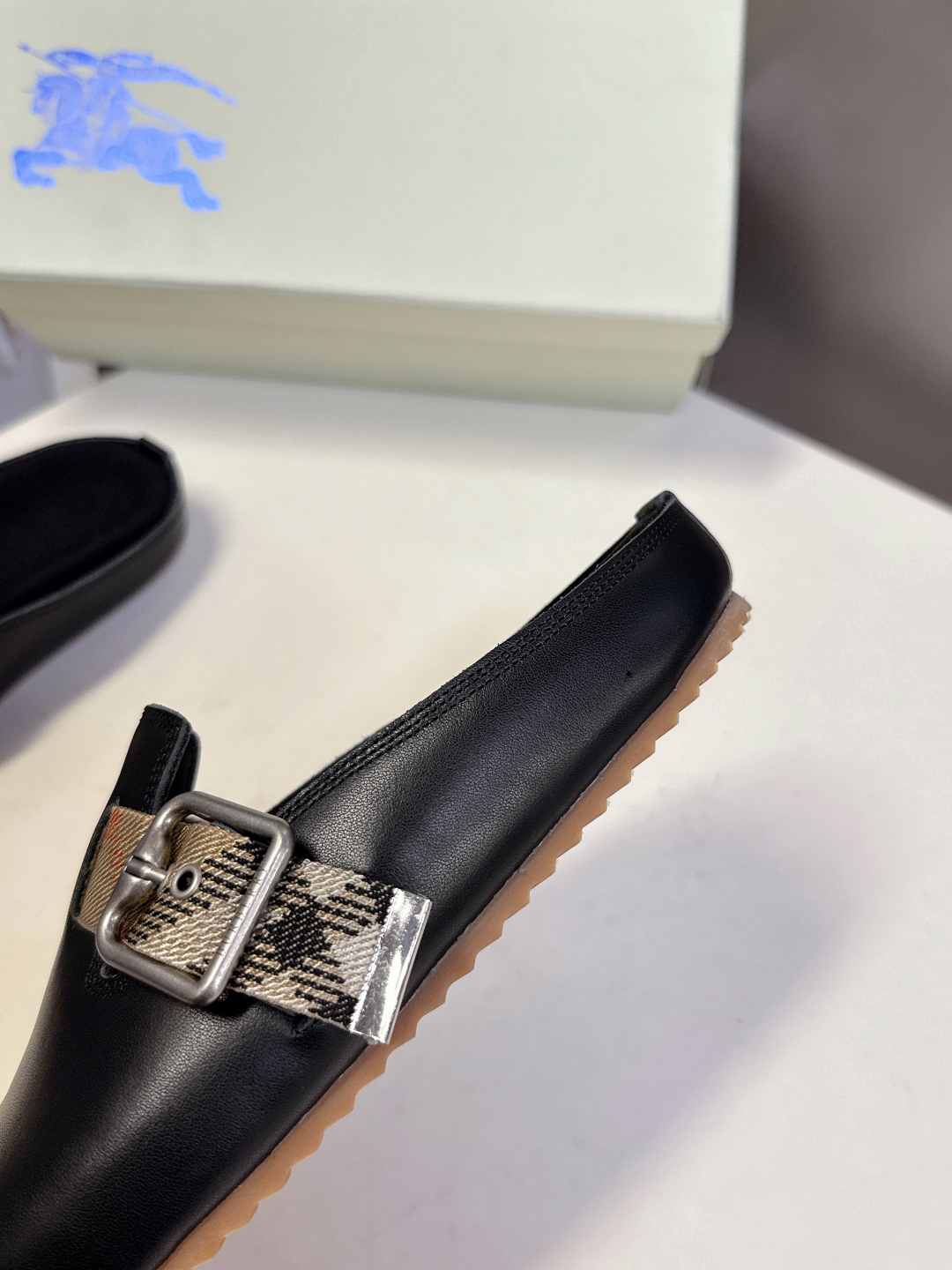  男装➕10巴宝莉Burberry2025秋冬最新情侣款 勃肯鞋
 这几年超火的勃肯鞋满大街都是同款 终