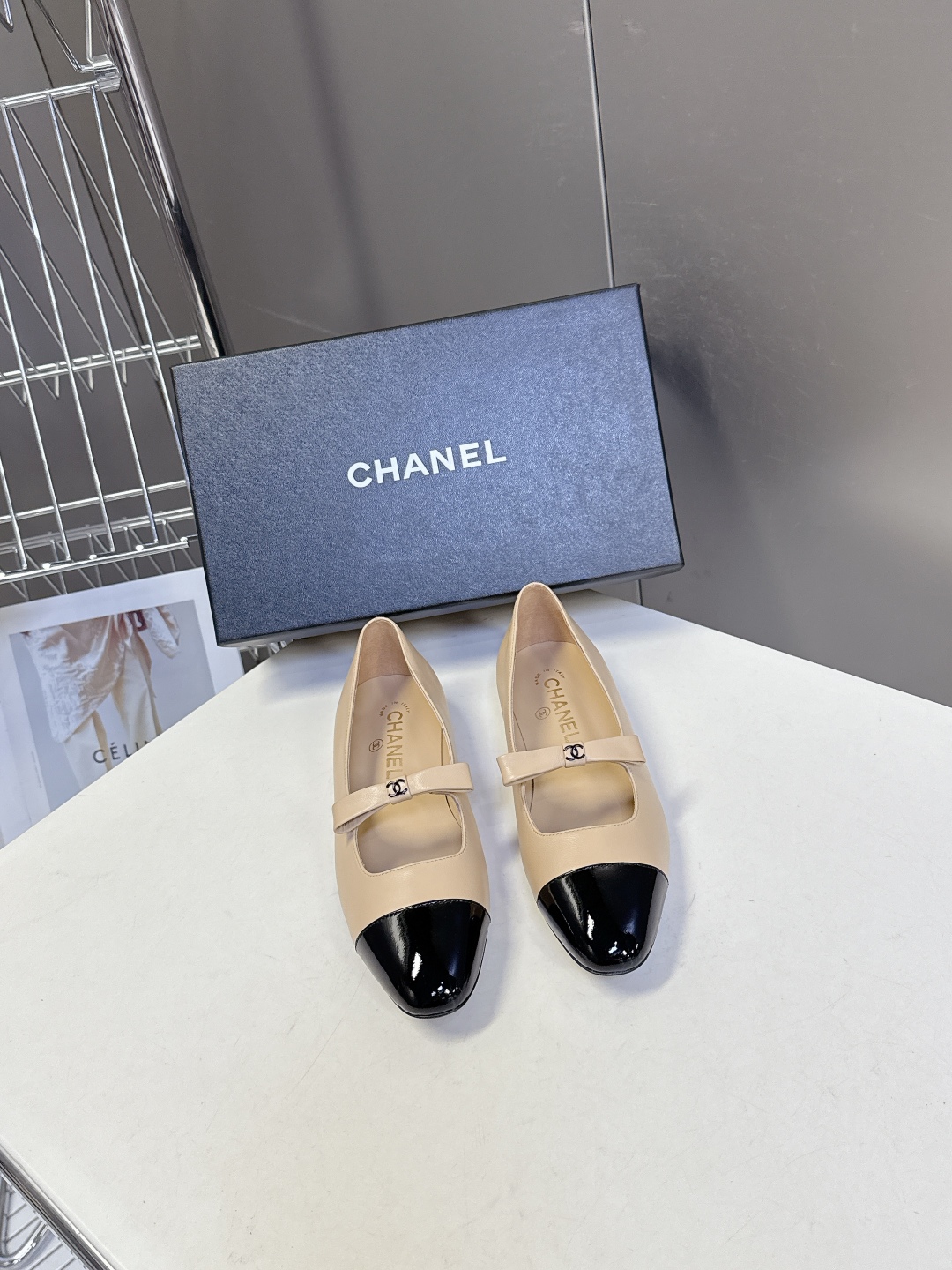  CHANEL香奈儿25B春夏最新款蝴蝶结 玛丽珍鞋
      超多网红时尚博主种草 高级感舒适，配女