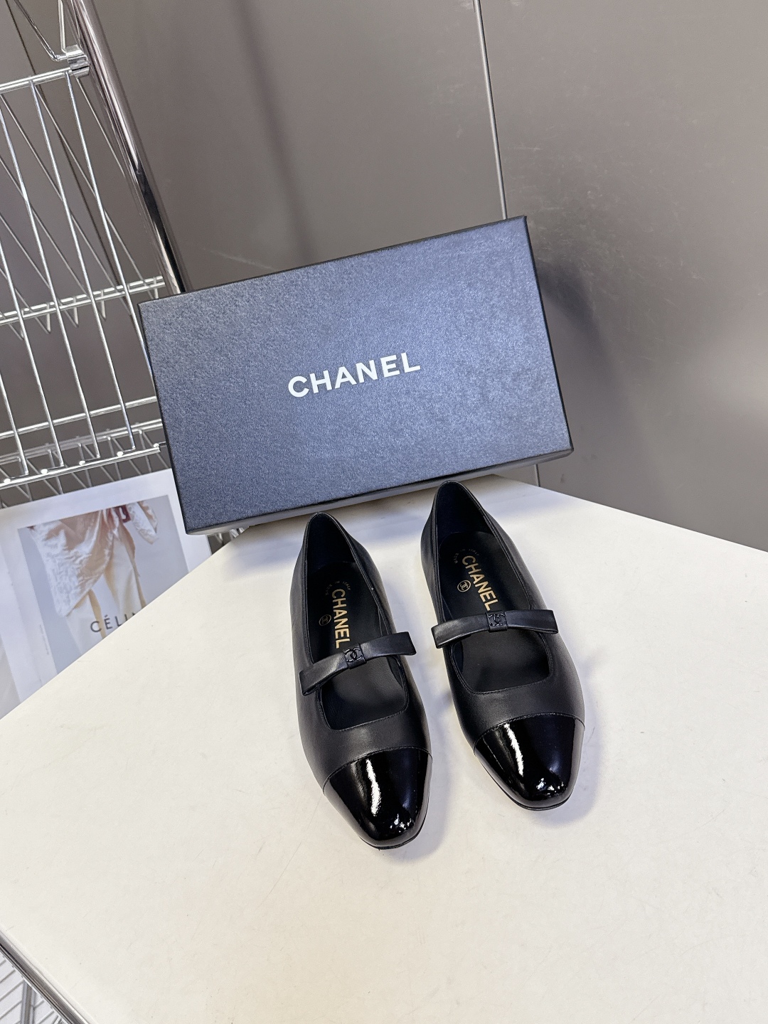  CHANEL香奈儿25B春夏最新款蝴蝶结 玛丽珍鞋
      超多网红时尚博主种草 高级感舒适，配女