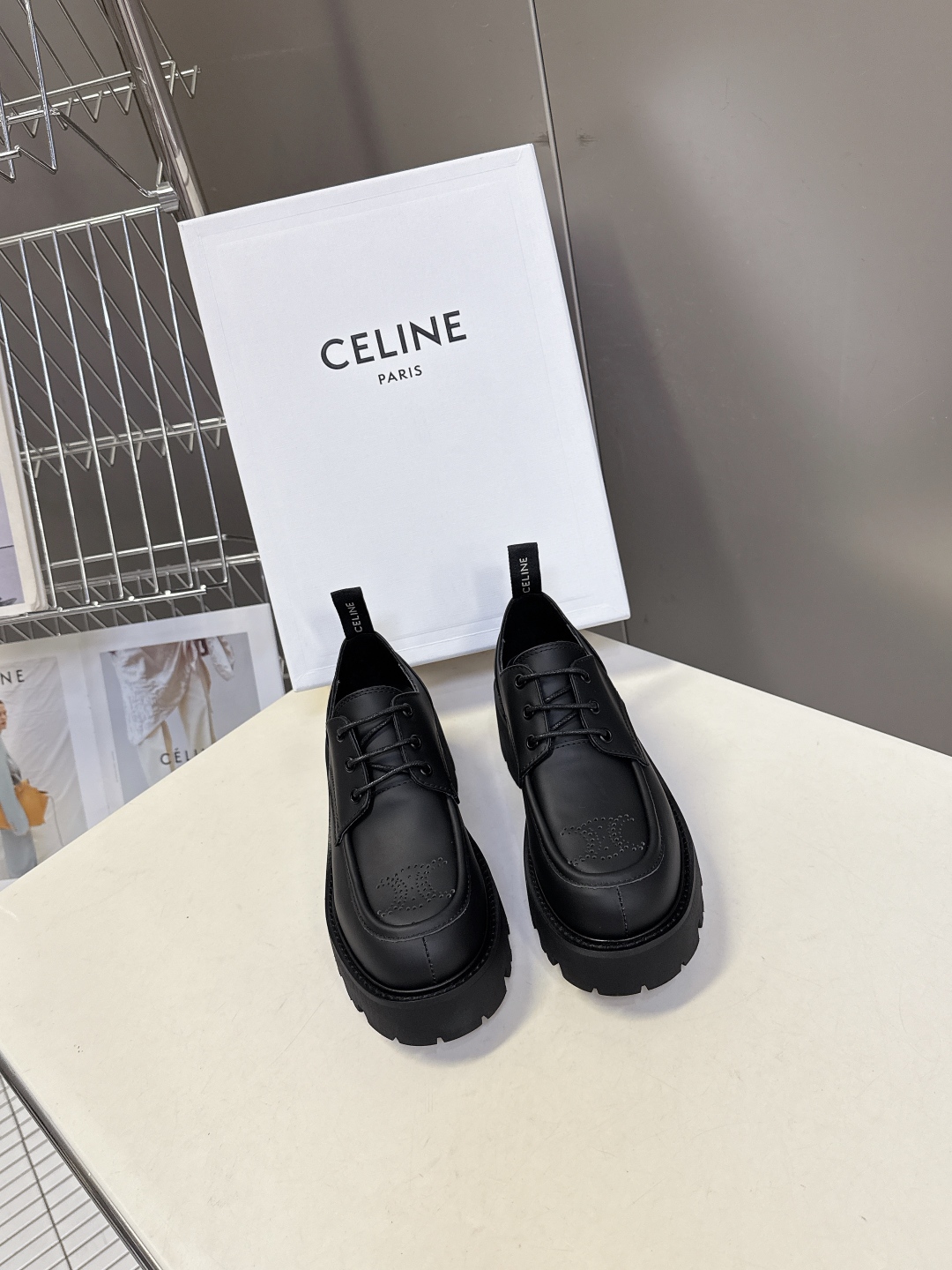  CELINE思琳秋冬最新走秀款Lisa同款厚底乐福鞋 好多明星网红上脚 无敌显瘦 上脚超级好看百搭 进