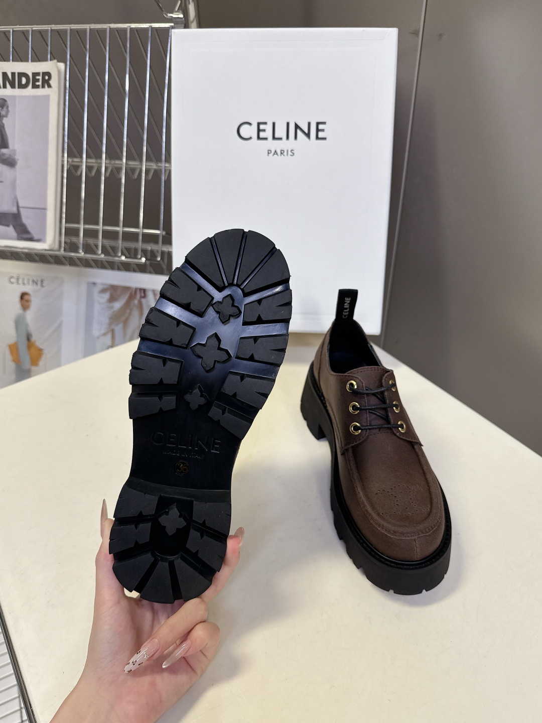  CELINE思琳秋冬最新走秀款Lisa同款厚底乐福鞋 好多明星网红上脚 无敌显瘦 上脚超级好看百搭 进