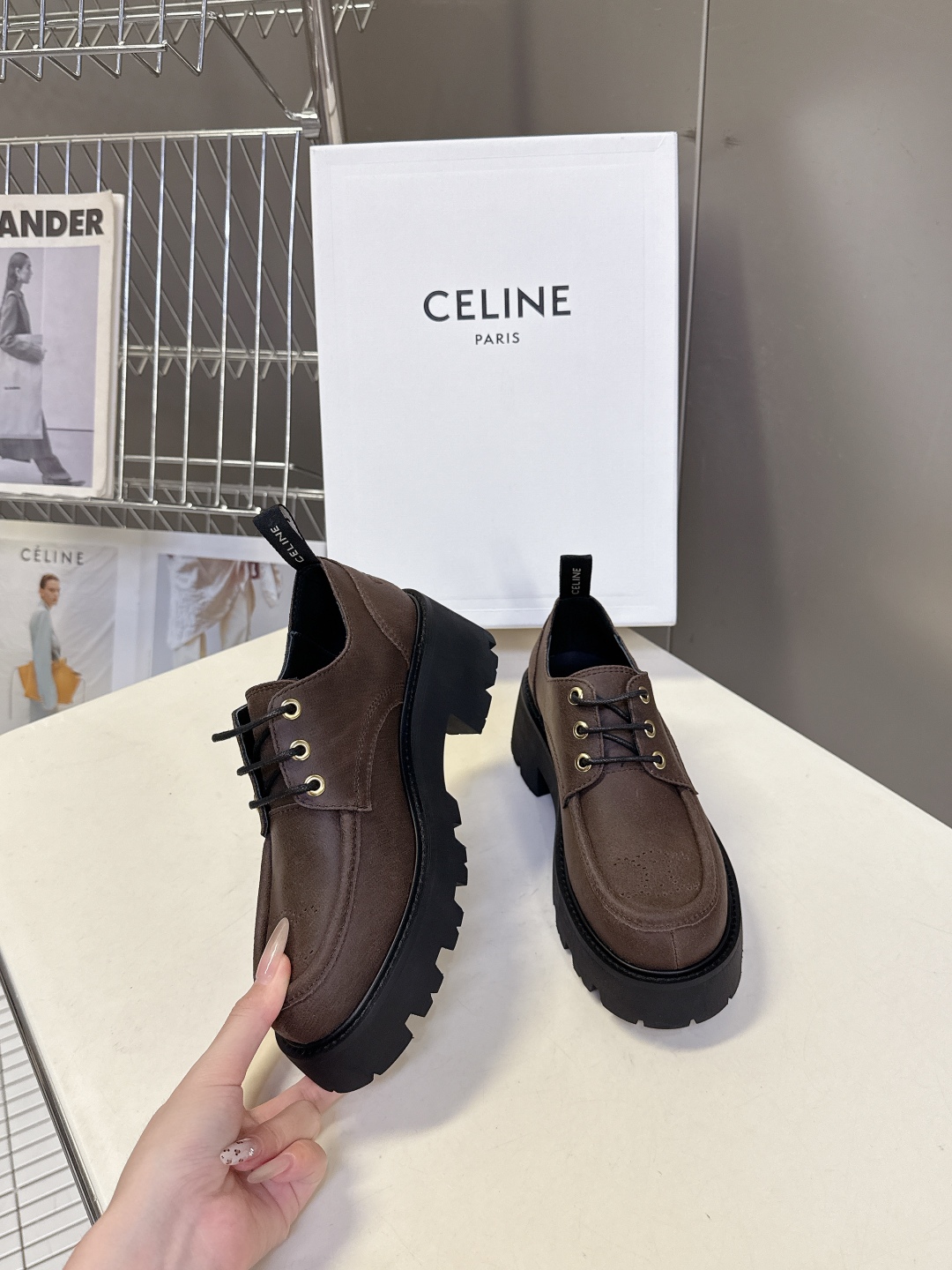  CELINE思琳秋冬最新走秀款Lisa同款厚底乐福鞋 好多明星网红上脚 无敌显瘦 上脚超级好看百搭 进