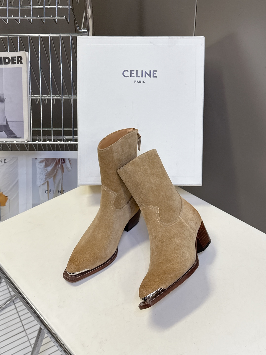  CELINE思琳专柜秋冬最新时装靴、走秀款时尚博主同款 早秋力推单品！复古欧美风格 炸街必备单品 ✔️