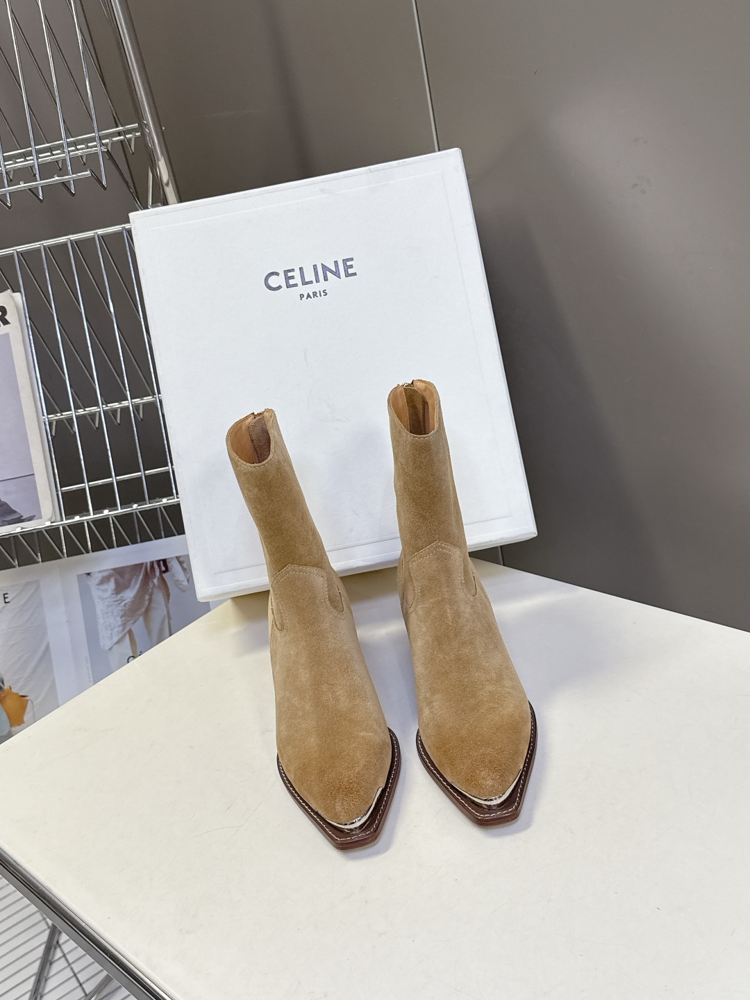 CELINE思琳专柜秋冬最新时装靴、走秀款时尚博主同款 早秋力推单品！复古欧美风格 炸街必备单品 ✔️