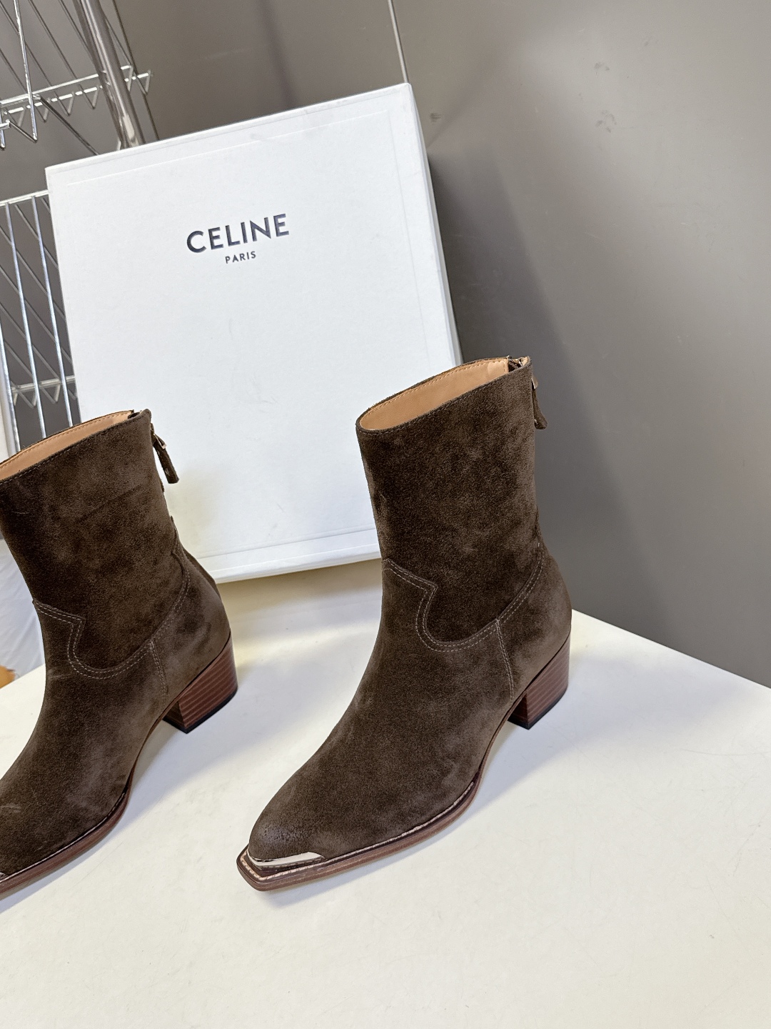  CELINE思琳专柜秋冬最新时装靴、走秀款时尚博主同款 早秋力推单品！复古欧美风格 炸街必备单品 ✔️