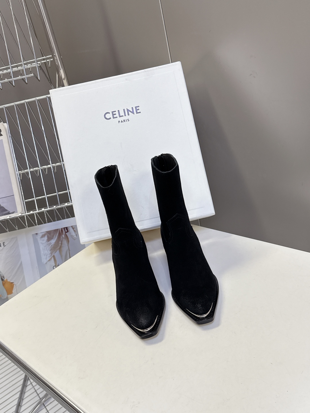  CELINE思琳专柜秋冬最新时装靴、走秀款时尚博主同款 早秋力推单品！复古欧美风格 炸街必备单品 ✔️