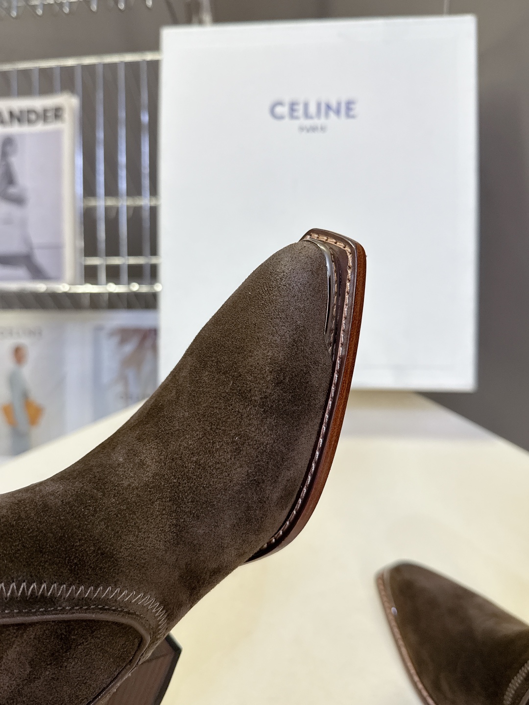  CELINE思琳专柜秋冬最新时装靴、走秀款时尚博主同款 早秋力推单品！复古欧美风格 炸街必备单品 ✔️