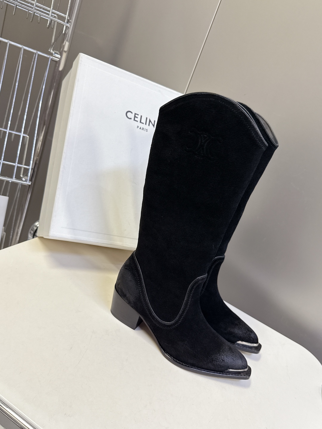  CELINE思琳专柜秋冬最新时装靴、走秀款时尚博主同款 早秋力推单品！复古欧美风格 炸街必备单品 ✔️