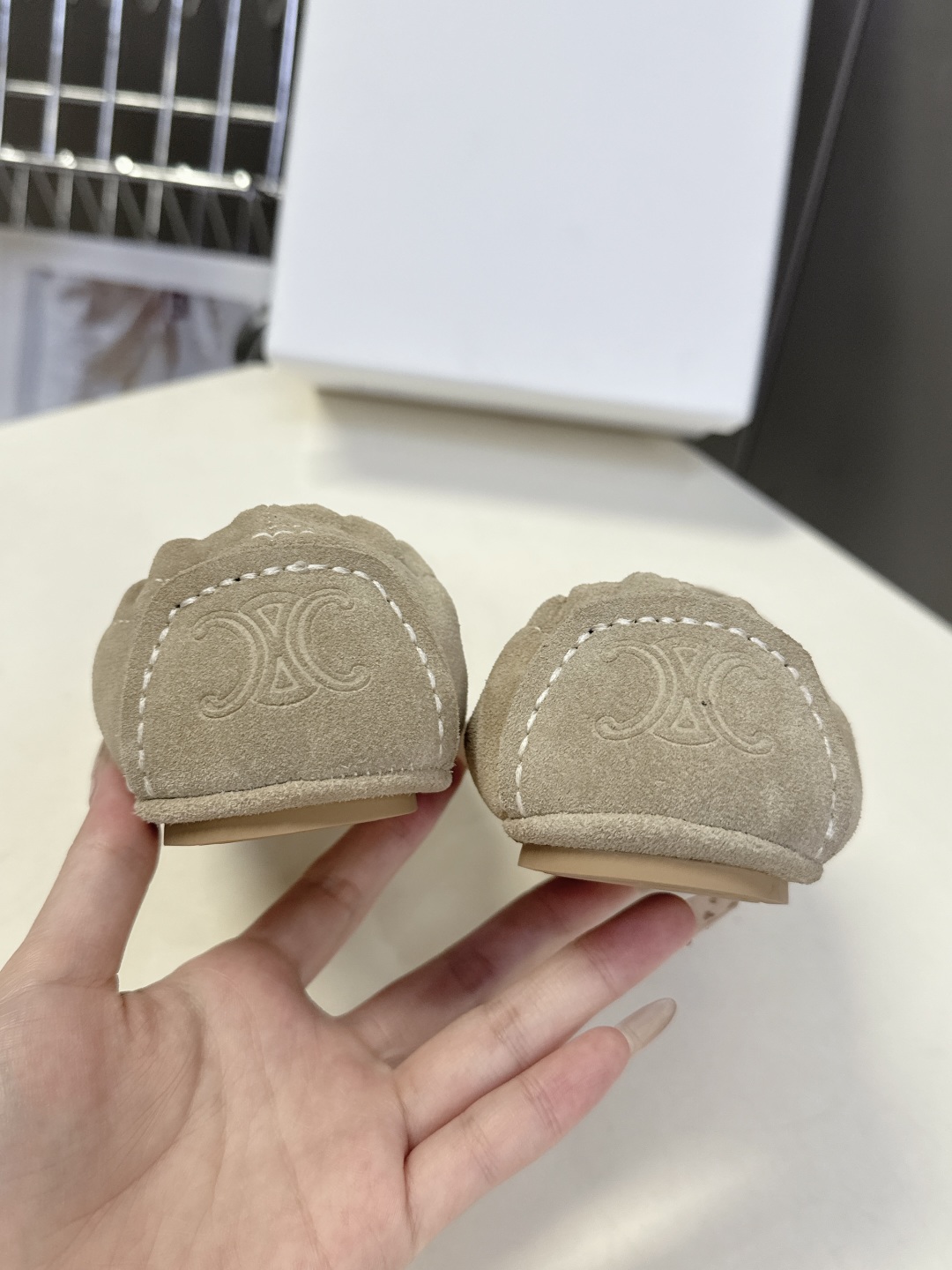  CElINE思琳秋冬最新款凯旋门 豆豆鞋 薄底鞋                           