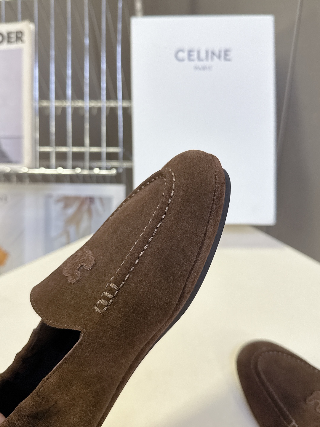 CElINE思琳秋冬最新款凯旋门 豆豆鞋 薄底鞋                           
