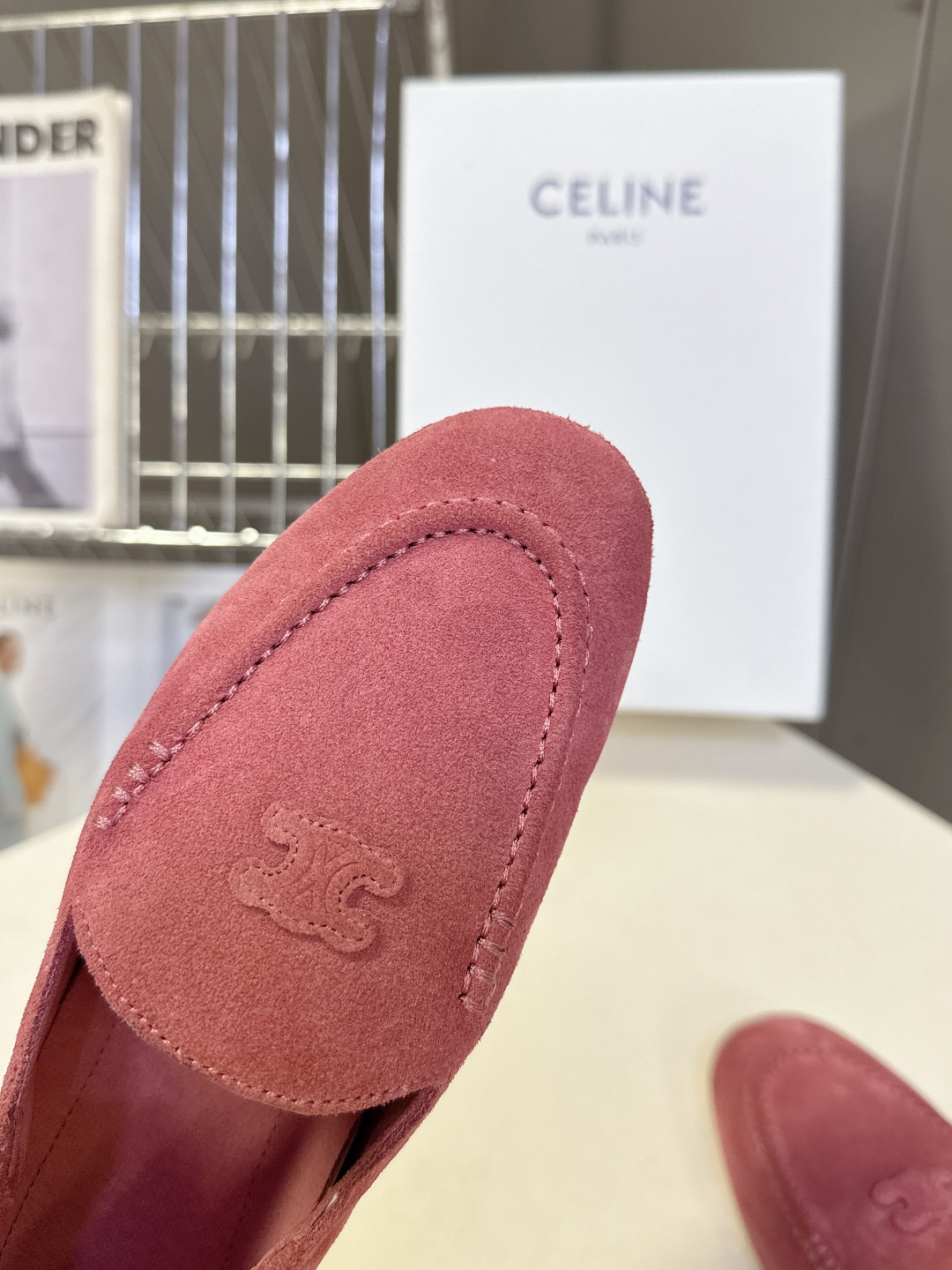  CElINE思琳秋冬最新款凯旋门 豆豆鞋 薄底鞋                           