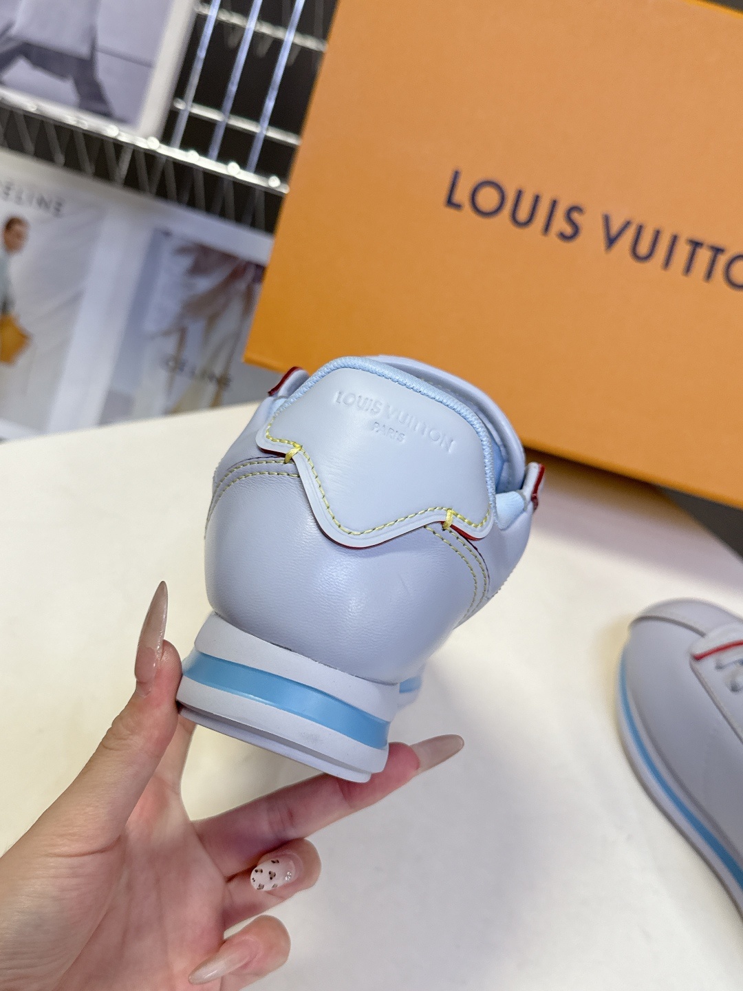 男装➕10 路易威登LOUIS VUITTON菲董联名走秀款厚底 运动鞋 阿甘鞋
秀款出镜率最高的单