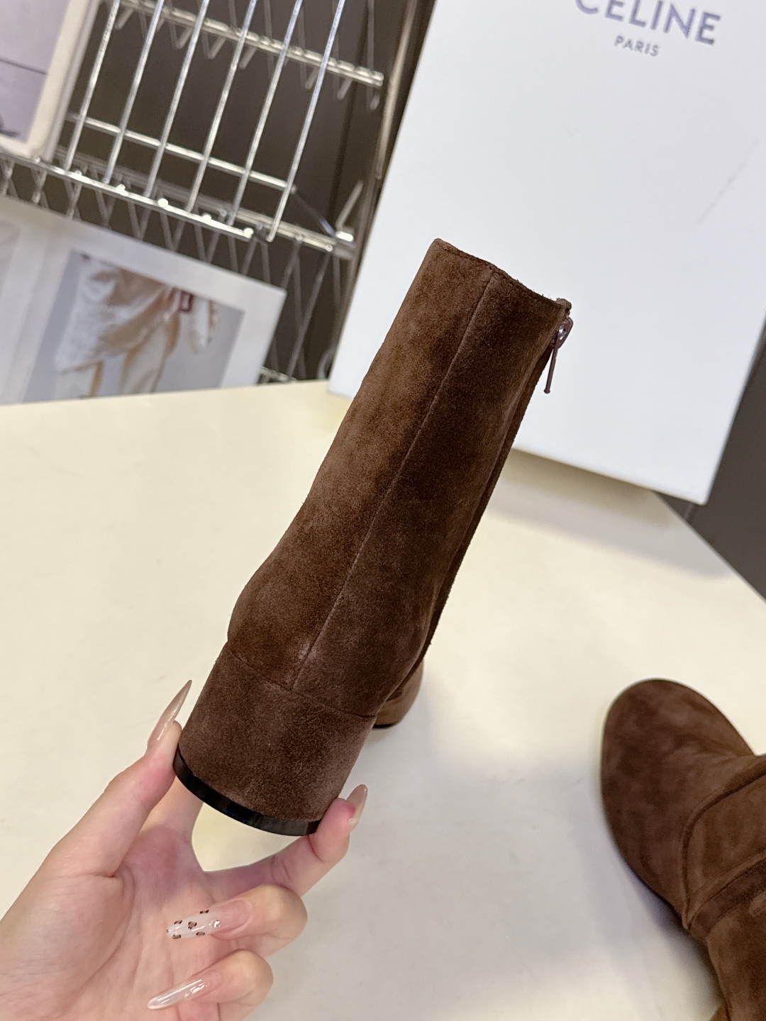  Celine思琳秋冬最新款复古凯旋门粗跟 短靴 长靴
 超多明星时尚博主种草 思琳这一季好看的款式真的