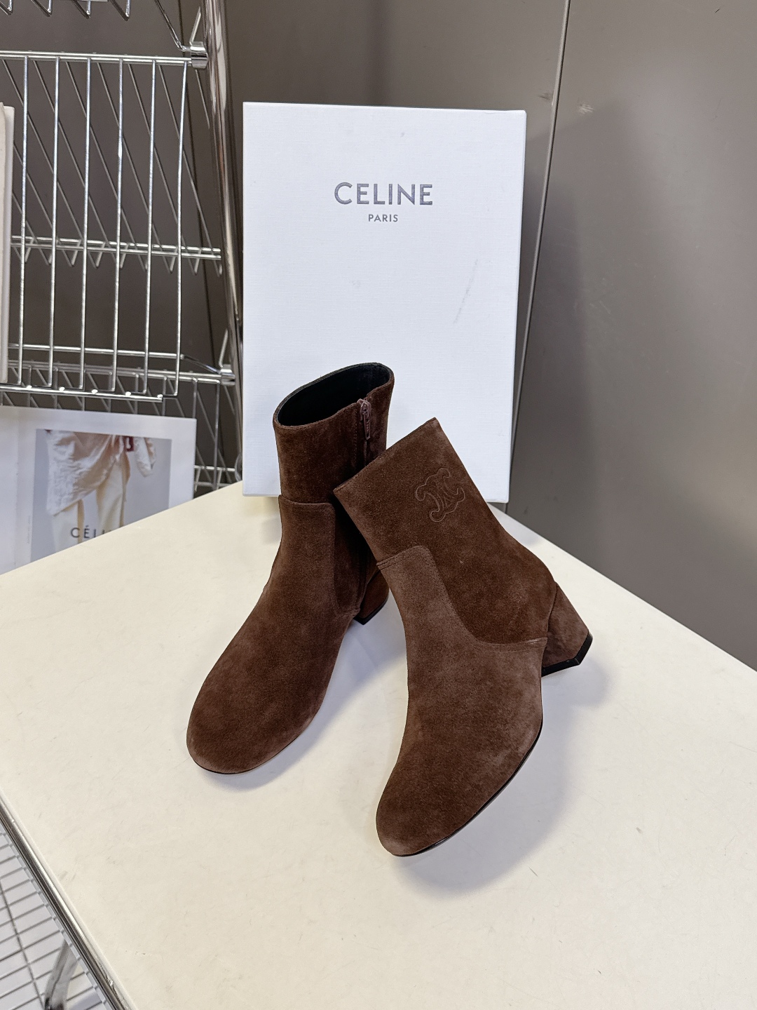  Celine思琳秋冬最新款复古凯旋门粗跟 短靴 长靴
 超多明星时尚博主种草 思琳这一季好看的款式真的