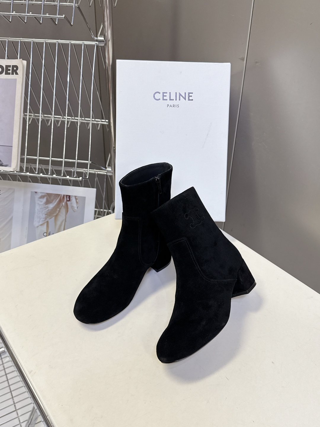  Celine思琳秋冬最新款复古凯旋门粗跟 短靴 长靴
 超多明星时尚博主种草 思琳这一季好看的款式真的