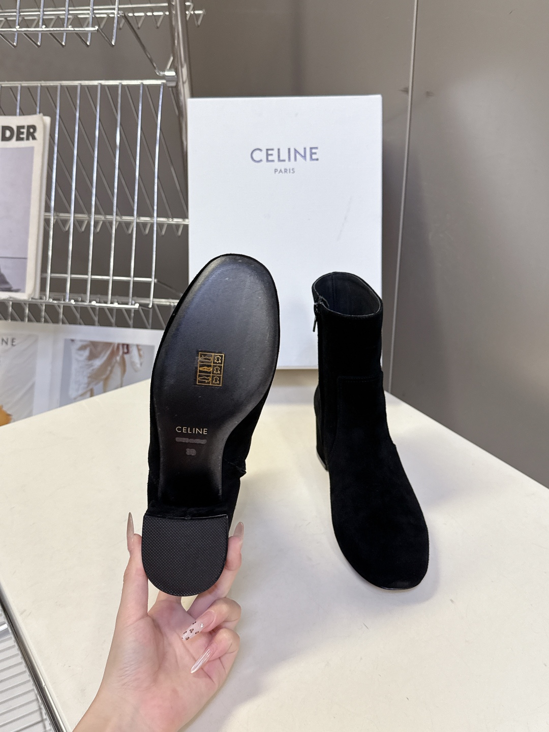  Celine思琳秋冬最新款复古凯旋门粗跟 短靴 长靴
 超多明星时尚博主种草 思琳这一季好看的款式真的