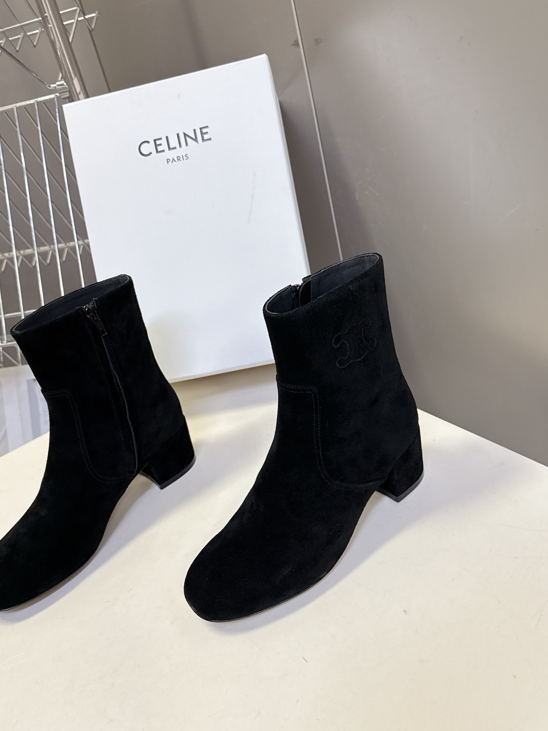  Celine思琳秋冬最新款复古凯旋门粗跟 短靴 长靴
 超多明星时尚博主种草 思琳这一季好看的款式真的