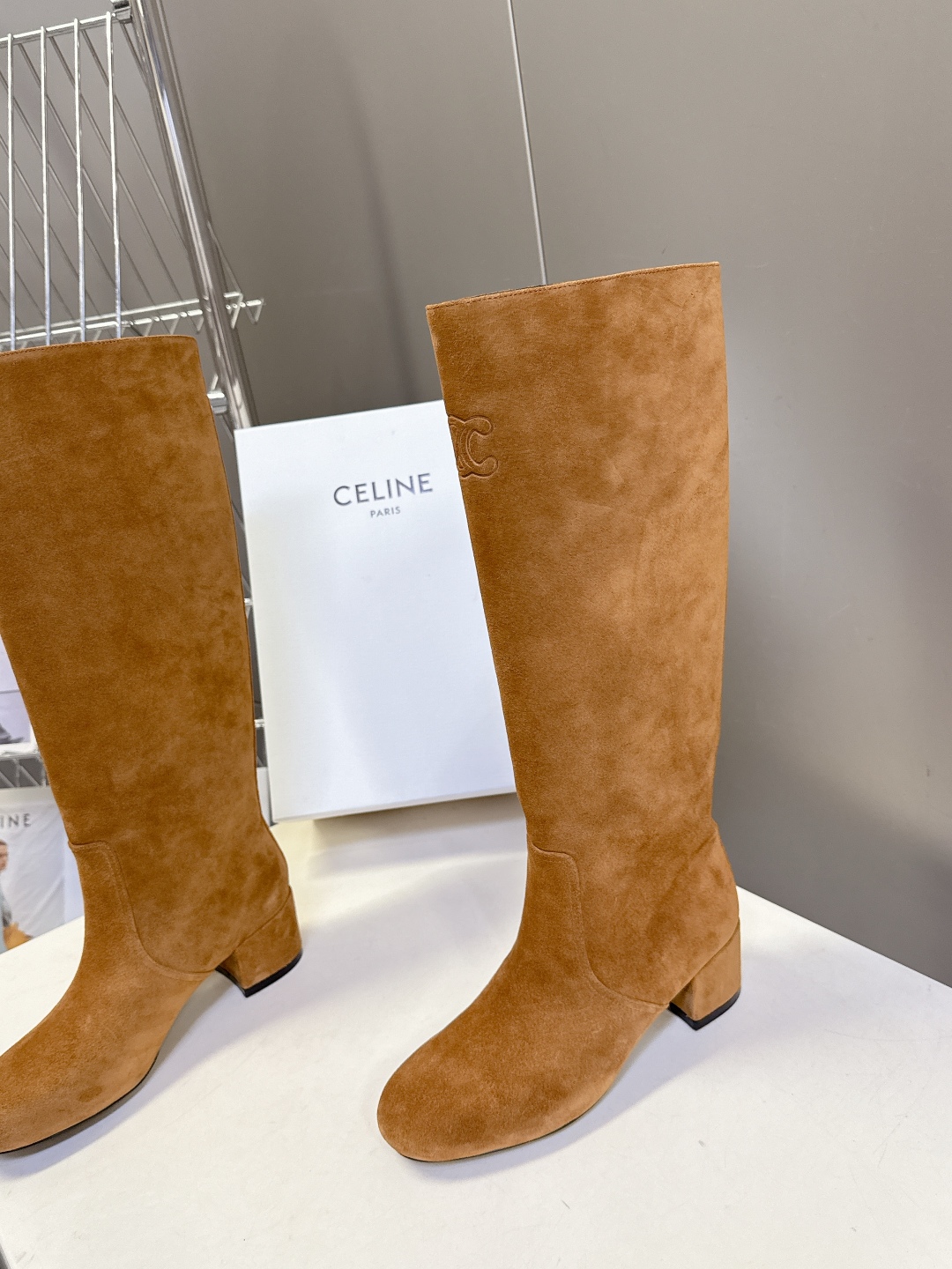  Celine思琳秋冬最新款复古凯旋门粗跟 短靴 长靴
 超多明星时尚博主种草 思琳这一季好看的款式真的