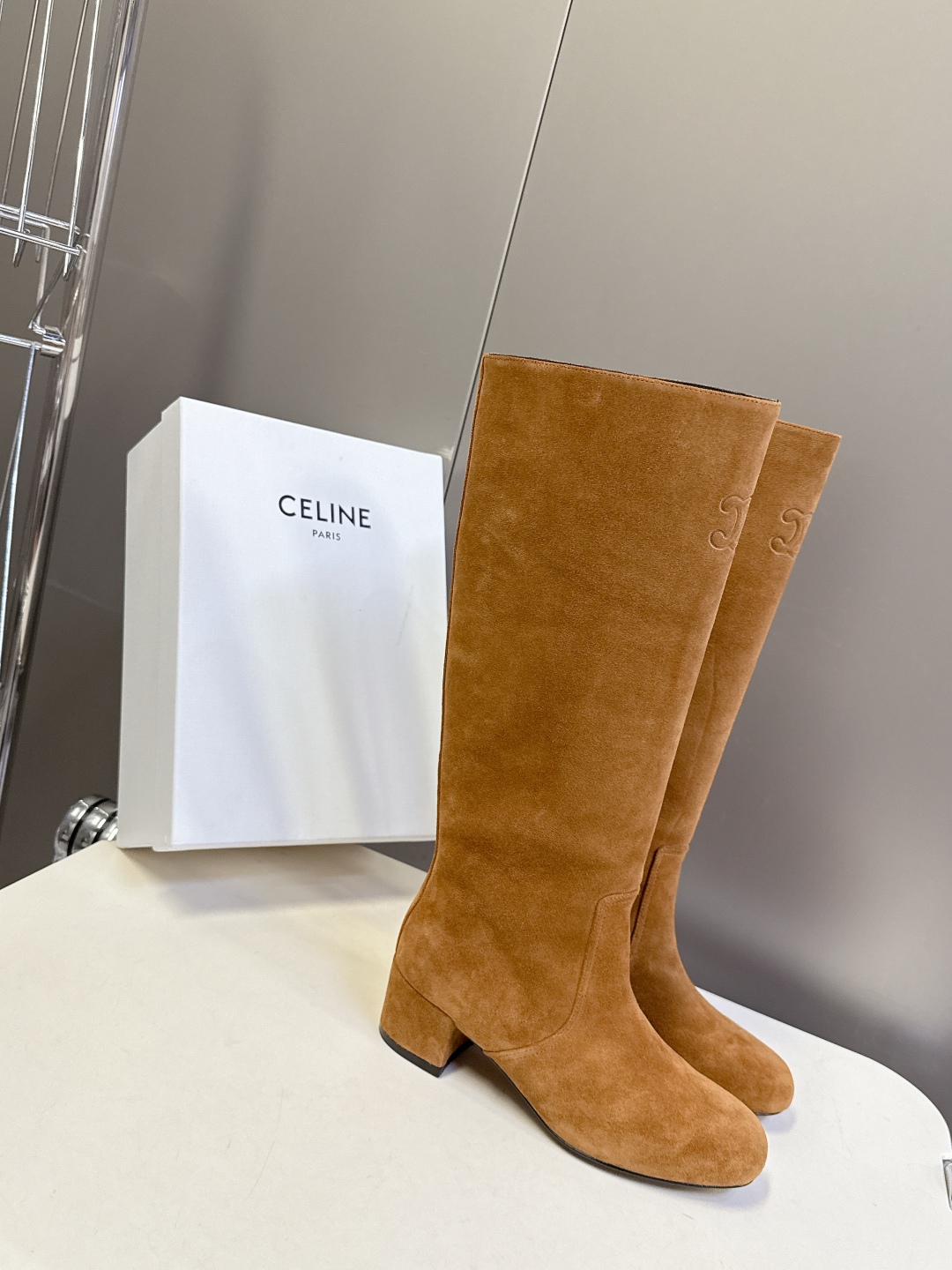  Celine思琳秋冬最新款复古凯旋门粗跟 短靴 长靴
 超多明星时尚博主种草 思琳这一季好看的款式真的