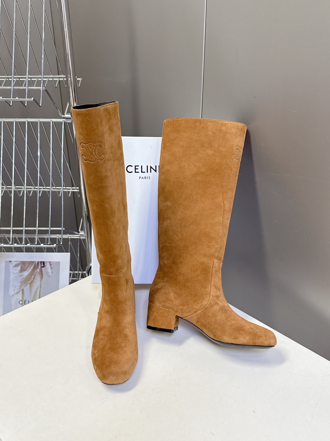  Celine思琳秋冬最新款复古凯旋门粗跟 短靴 长靴
 超多明星时尚博主种草 思琳这一季好看的款式真的