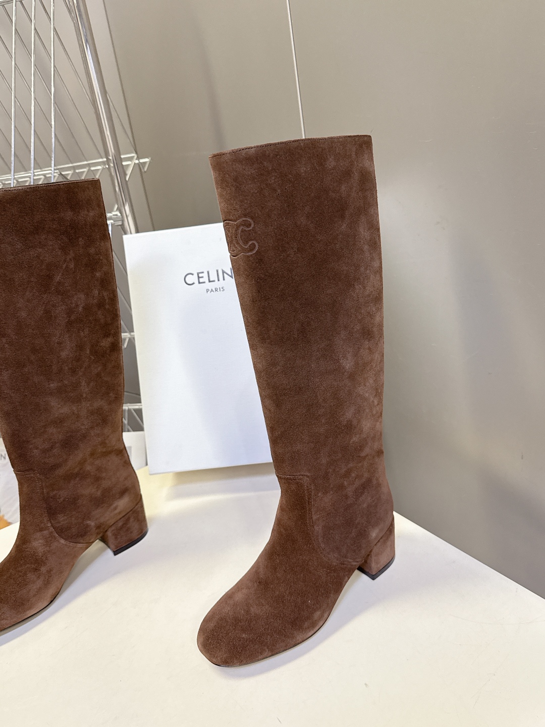  Celine思琳秋冬最新款复古凯旋门粗跟 短靴 长靴
 超多明星时尚博主种草 思琳这一季好看的款式真的