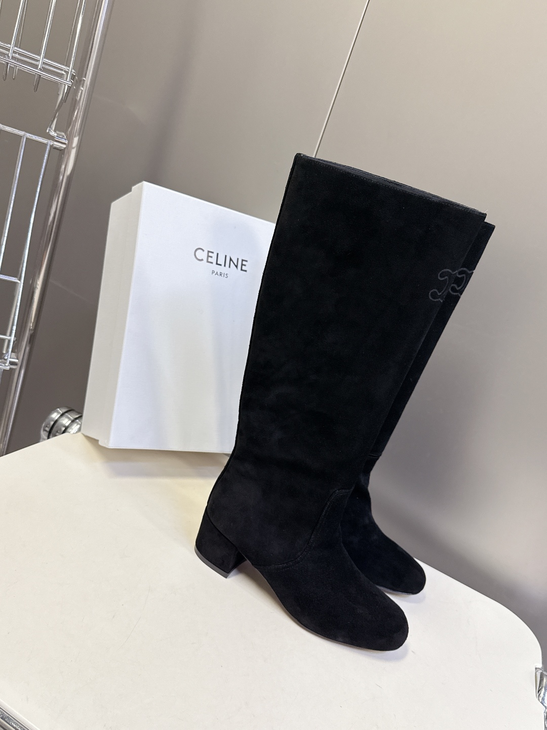  Celine思琳秋冬最新款复古凯旋门粗跟 短靴 长靴
 超多明星时尚博主种草 思琳这一季好看的款式真的