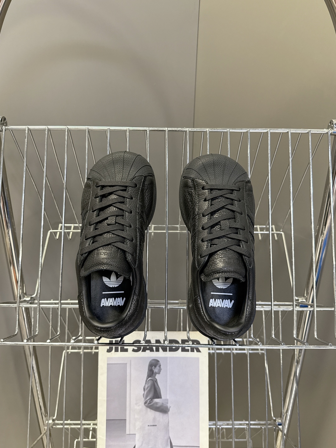  Adidas 阿迪达斯秋冬最新款休闲鞋
 超多明星网红种草 小丑贝壳休闲鞋 简直就是球鞋界的 流量收割