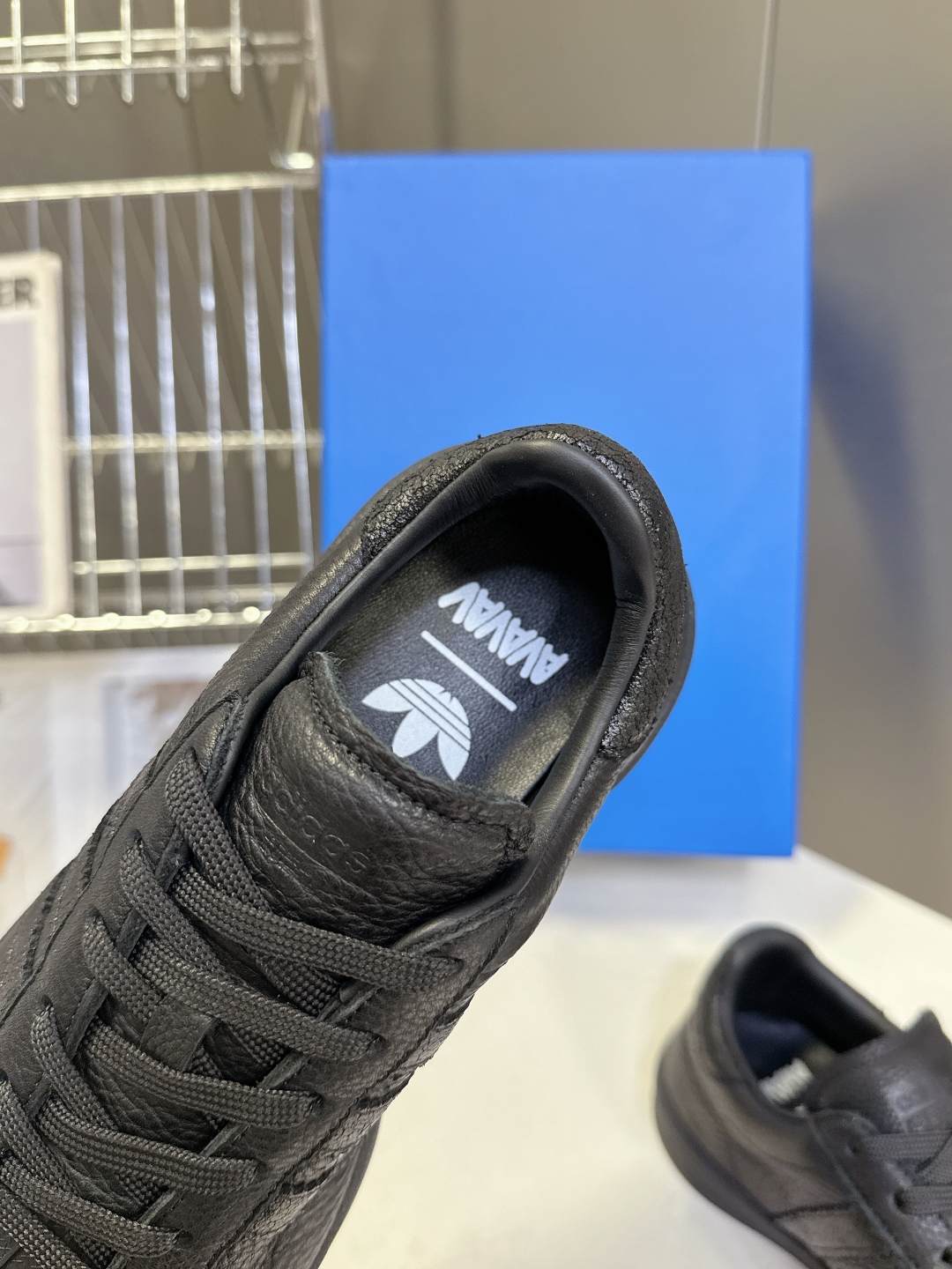  Adidas 阿迪达斯秋冬最新款休闲鞋
 超多明星网红种草 小丑贝壳休闲鞋 简直就是球鞋界的 流量收割