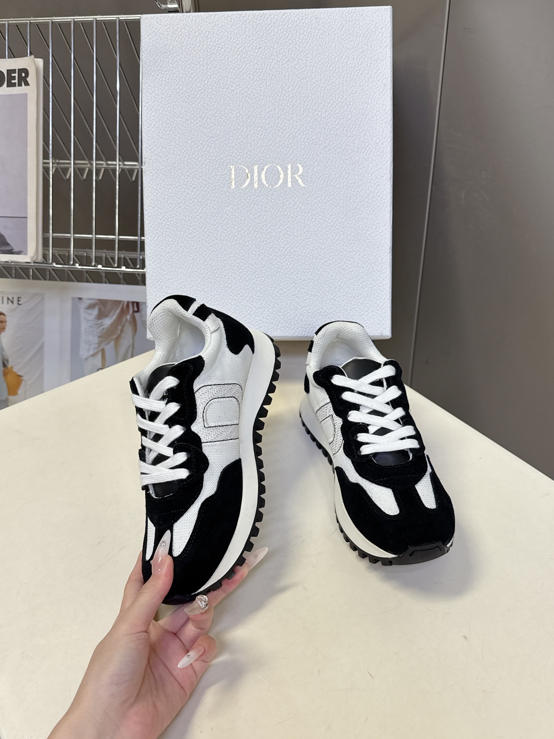  Dior 迪奥最新走秀款休闲阿甘鞋 运动鞋                              