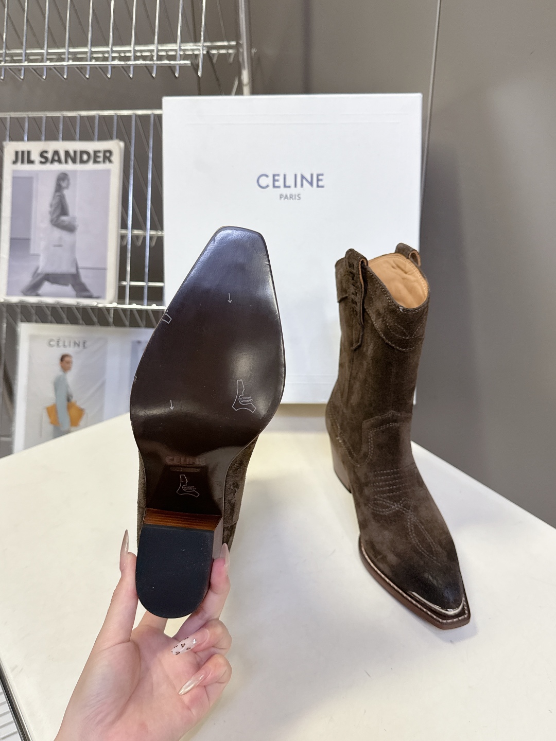  CELINE思琳专柜最新时装靴、走秀款时尚博主同款 早秋力推单品！复古欧美风格 炸街必备单品 ✔️凯旋