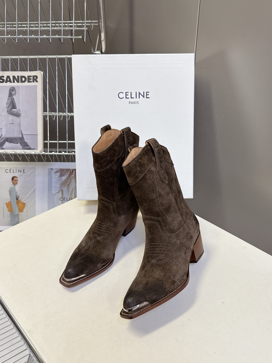  CELINE思琳专柜最新时装靴、走秀款时尚博主同款 早秋力推单品！复古欧美风格 炸街必备单品 ✔️凯旋