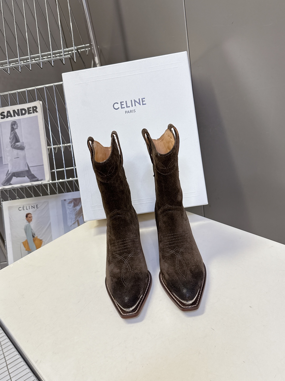  CELINE思琳专柜最新时装靴、走秀款时尚博主同款 早秋力推单品！复古欧美风格 炸街必备单品 ✔️凯旋